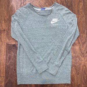 Women’s Nike sweatshirt